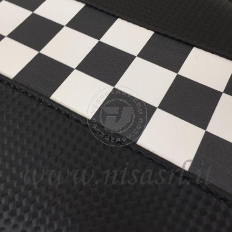Sella CORSA per Vespa 50, Special, Et3 Primavera in ABS - rivestita in skai nero carbonio con striscia a scacchi