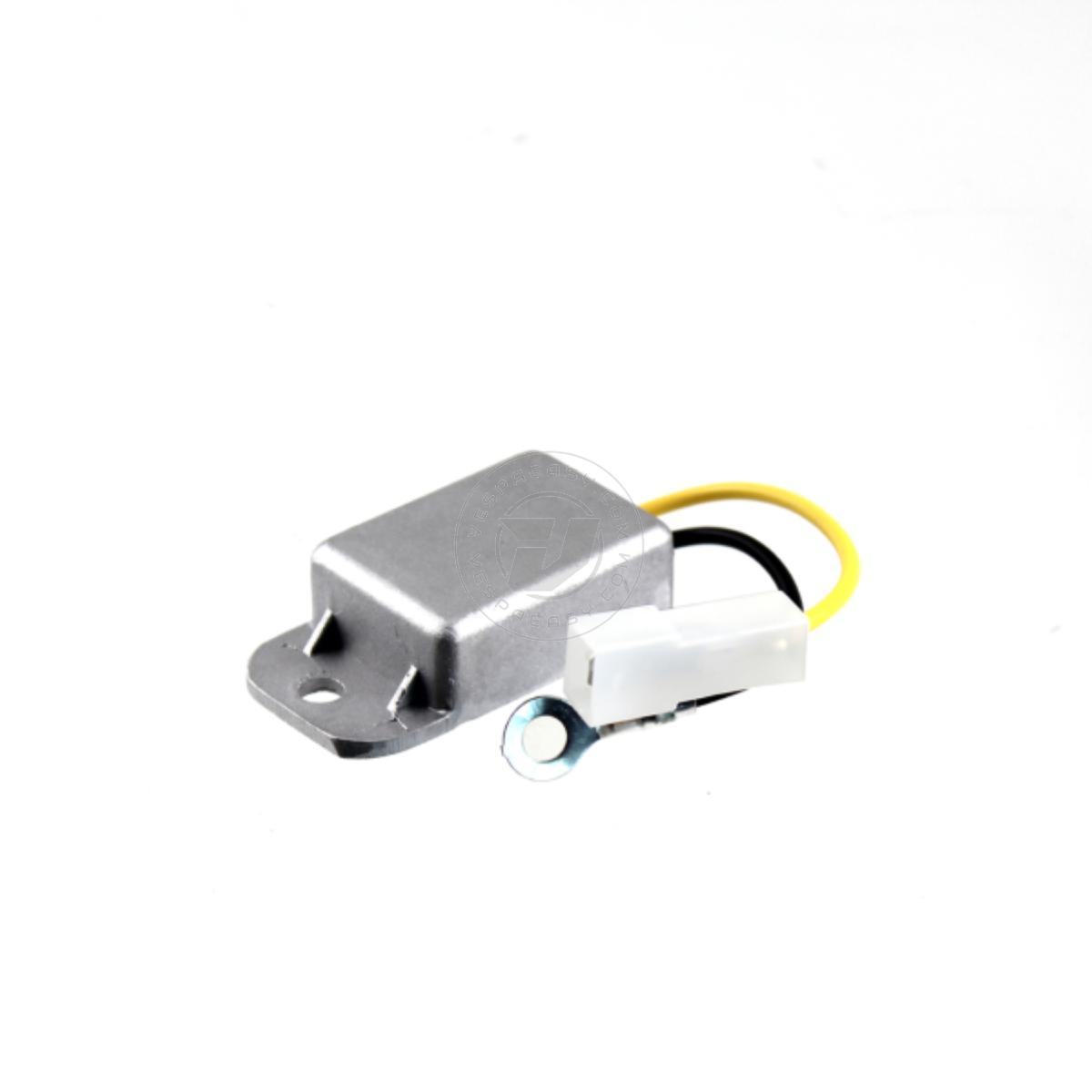 REGOLATORE SALVA LAMPADINE 6 VOLT RMS CLASSIC PIAGGIO VESPA 50-90-125 PRIM.-ET3