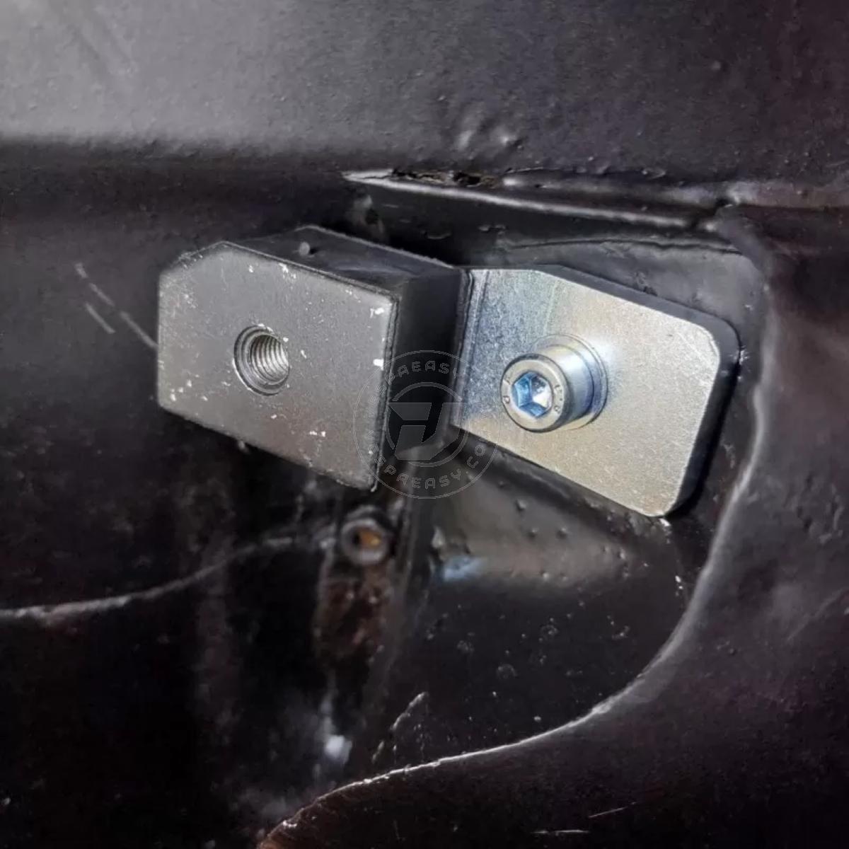 Staffa Arretramento Ammortizzatore VMC per telai Vespa Special/ Primavera Et3