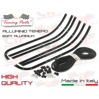 SERIE STRISCE PEDANA - VESPA PX PE tutti modelli - in alluminio tenero - colore BLACK/NERO SEMILUCIDO - completa di corredo e PROFILO IN VERA GOMMA